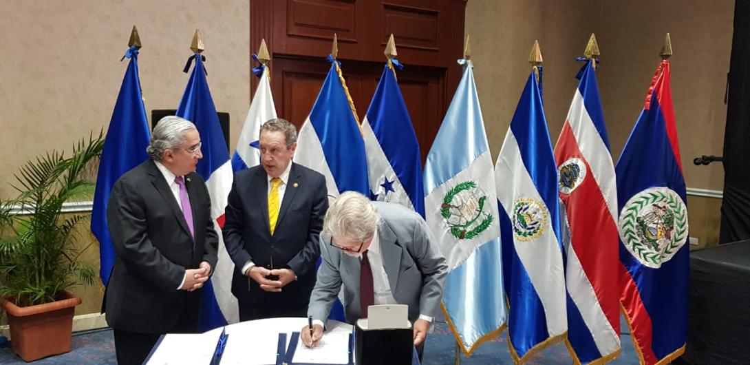 Image of PAÍSES DEL SICA LANZAN EL CENTRO REGIONAL DE ENERGÍA SOSTENIBLE Y CREAN MOMENTUM PARA LA CUMBRE DE ACCIÓN CLIMÁTICA DE LAS NACIONES UNIDAS